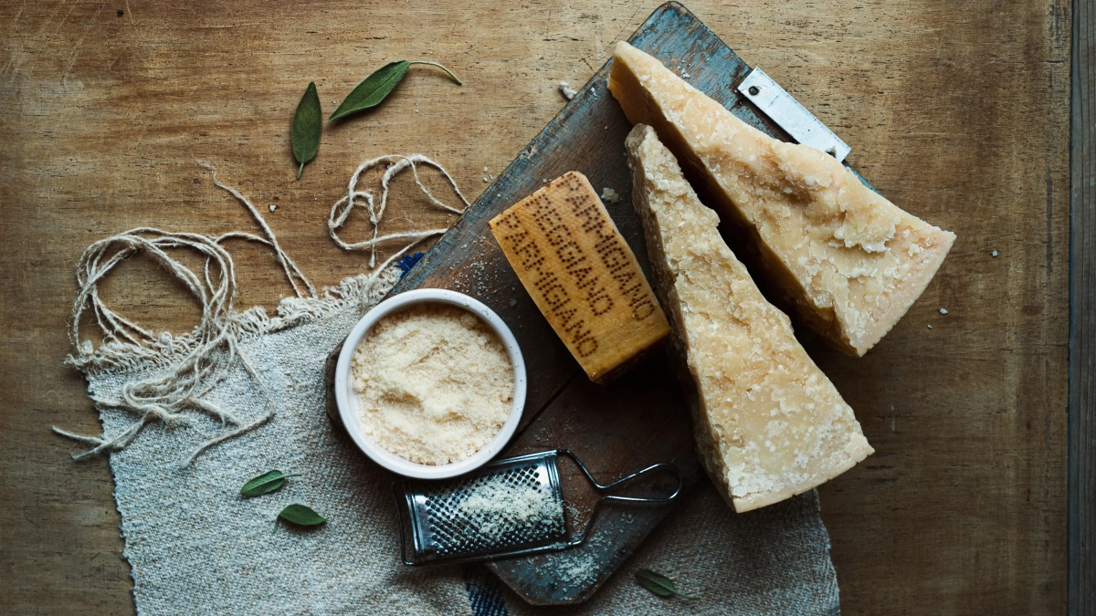 Visual di Parmigiano reggiano dop vs bio presso Intergrana