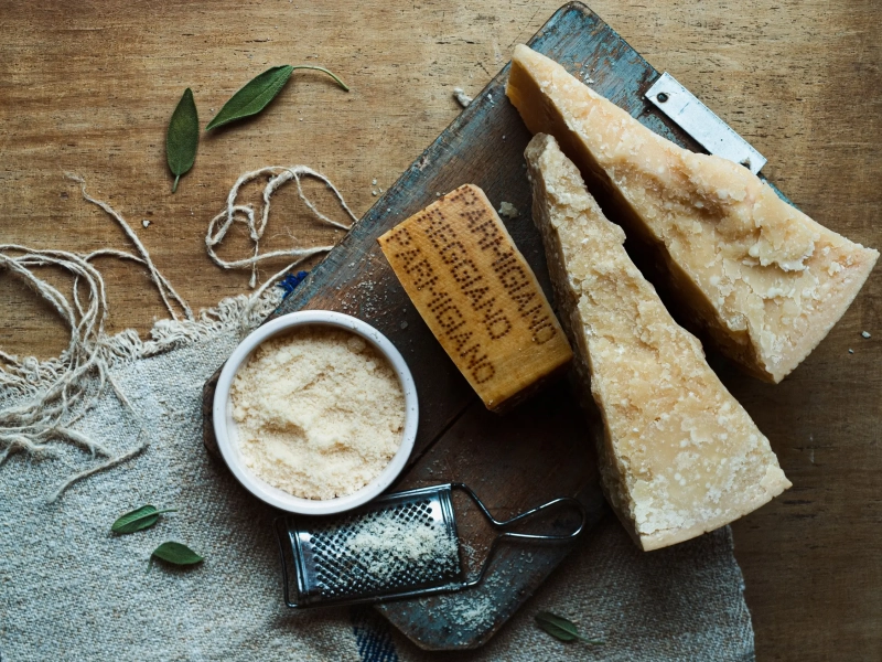 Visual di Parmigiano reggiano dop vs bio presso Intergrana